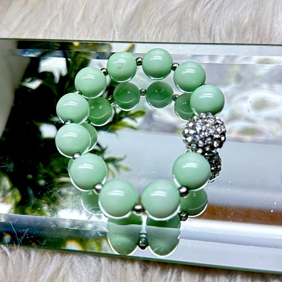 Two stretch Lucite Women’s Bracelet Bunde - Picture 4 of 9